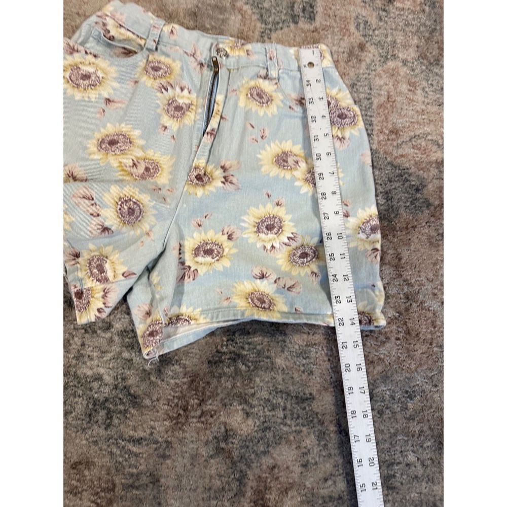 A. Byer California Vintage 90s Sunflower Print High Waisted Denim Shorts Size 9 - Picture 6 of 6